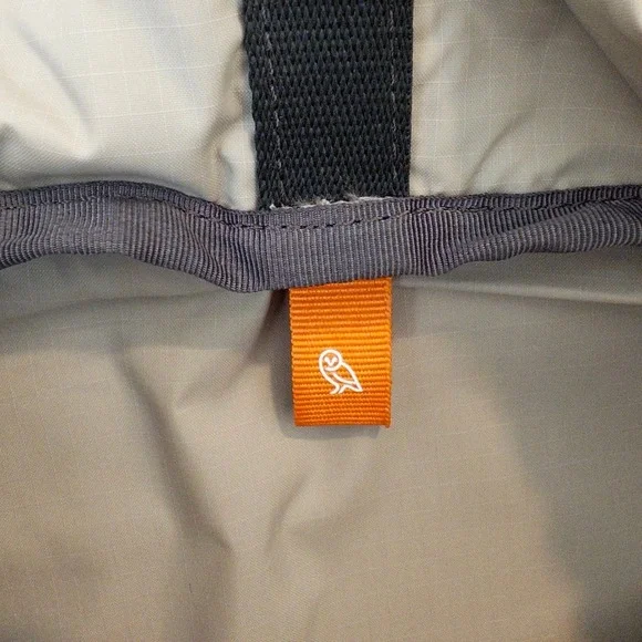 Bellroy Cinch 20L Lightweight Backpack in Charcoal Grey, EUC - Picture 9 of 11